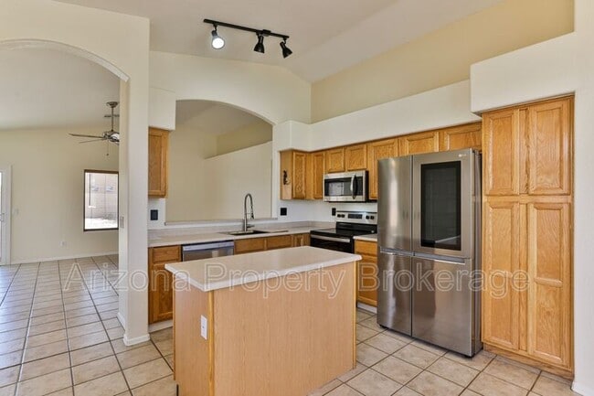 Building Photo - 1885 E Palomino Dr