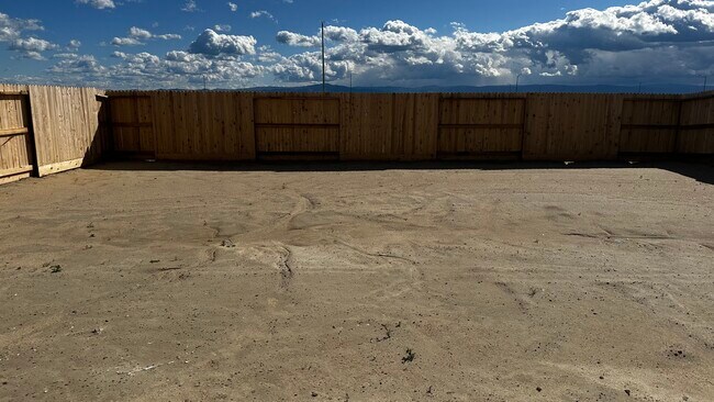 Building Photo - 3078 Feather Rd