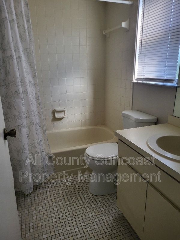 Building Photo - 512 E Curlew Pl