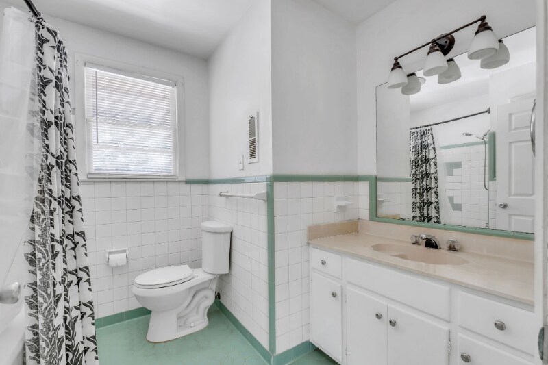 Building Photo - 1312 Cheshire Dr