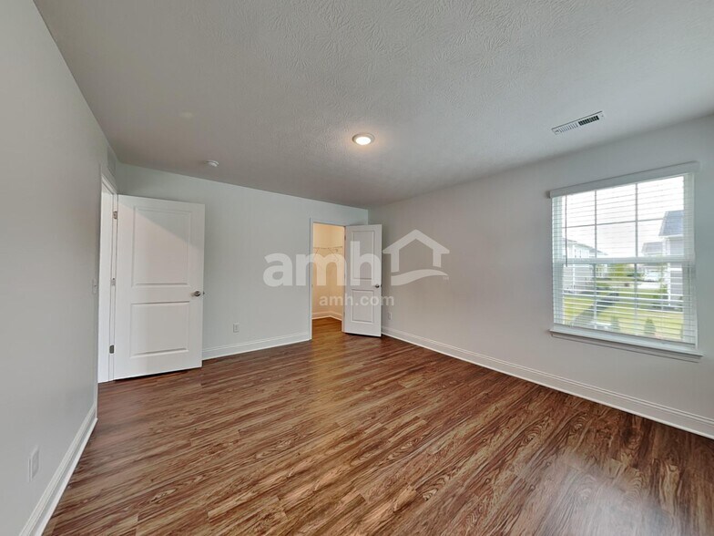 Building Photo - 8393 Merlin Dr