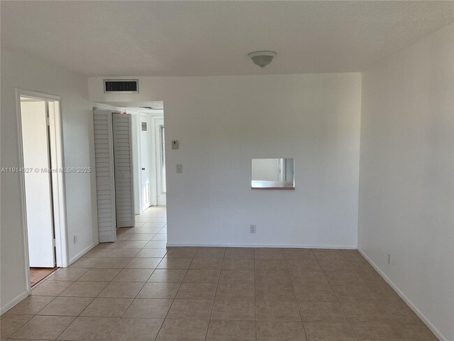 Building Photo - 251 Berkley Rd