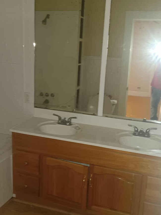 Building Photo - 612 S 9th St