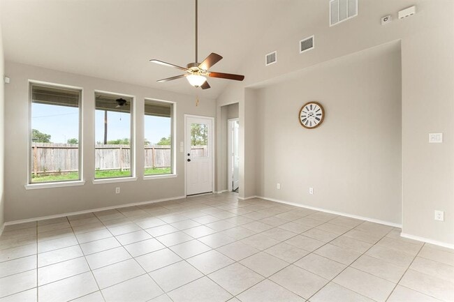 Building Photo - 5014 Aspen Orch Dr