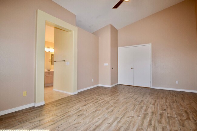 Building Photo - Excellent 4 bed 2 bath Ahwatukee Home!