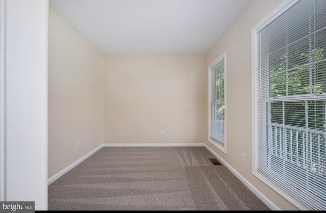 Building Photo - 17 Prescott Ln