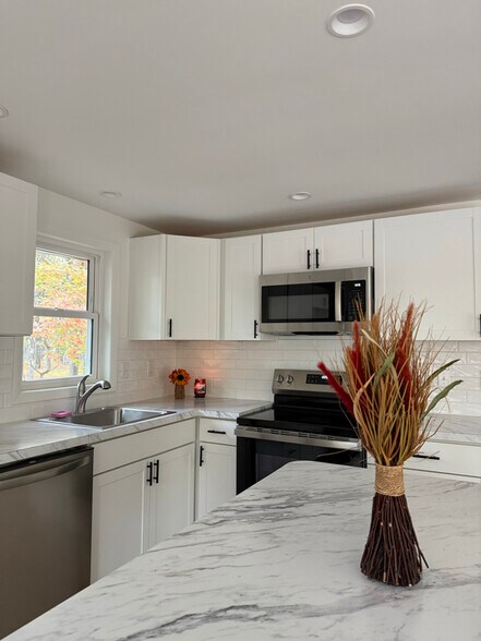 Building Photo - 106 Lenape Trail