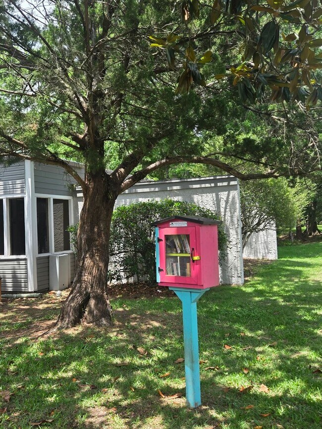 Building Photo - Charming 2-bedroom, 1.5-bath in the desirable Bellamy Forge