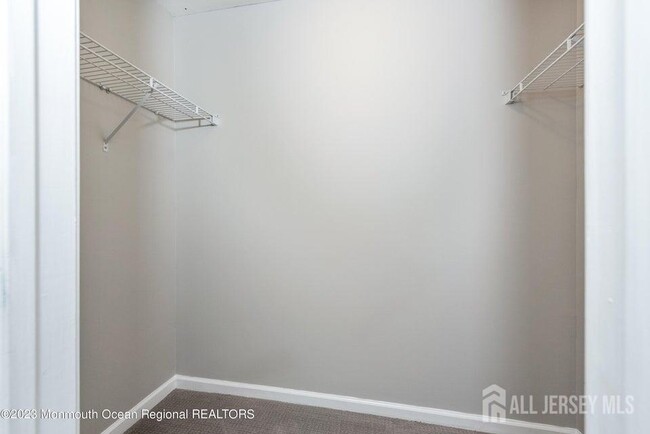 Building Photo - 54 Amber Dr