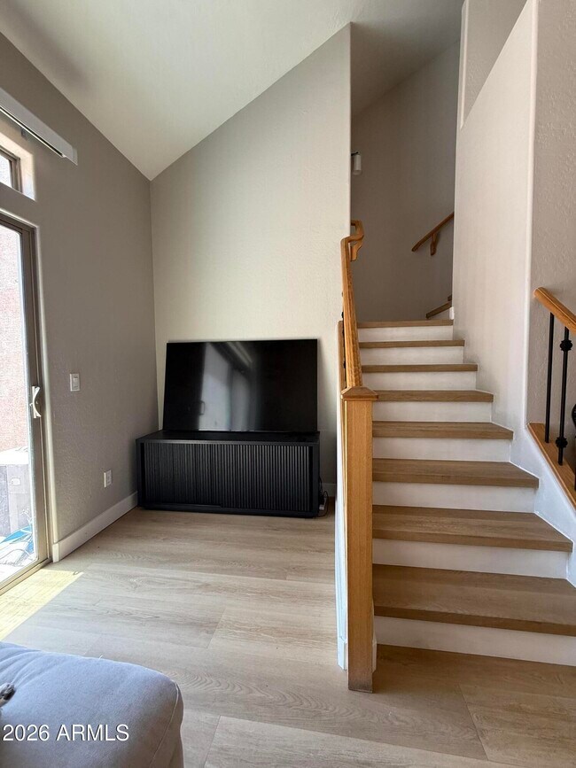 Building Photo - 1015 S Val Vista Dr