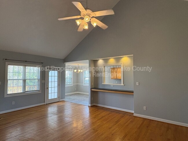 Building Photo - 828 Shackleton Rd