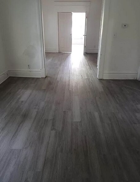 Building Photo - 1402 7th Ave