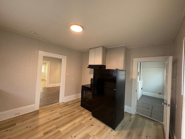 Building Photo - 2bed/1bath House $1295 GSO!