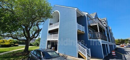 Building Photo - 9535 Bay Front Dr