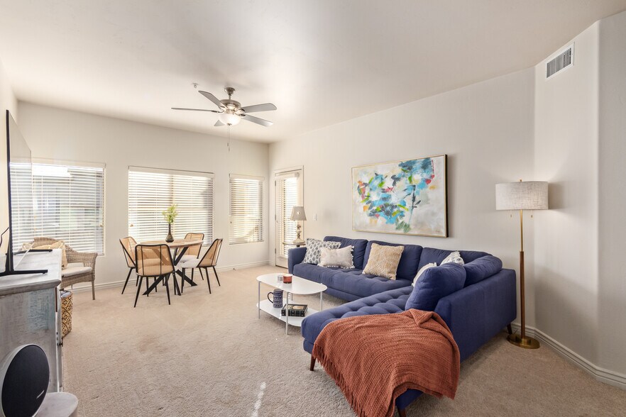 Building Photo - 5450 E Deer Valley Dr