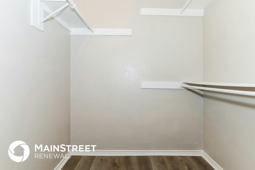 Building Photo - 1813 El Paso St