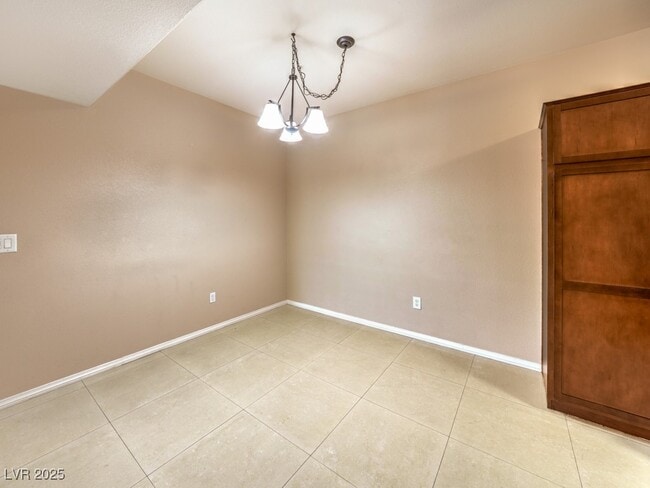 Building Photo - 2291 W Horizon Ridge Pkwy