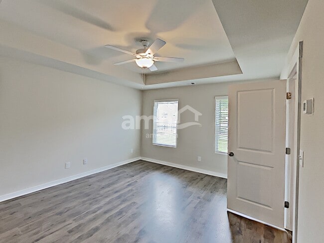Building Photo - 518 Camp dr
