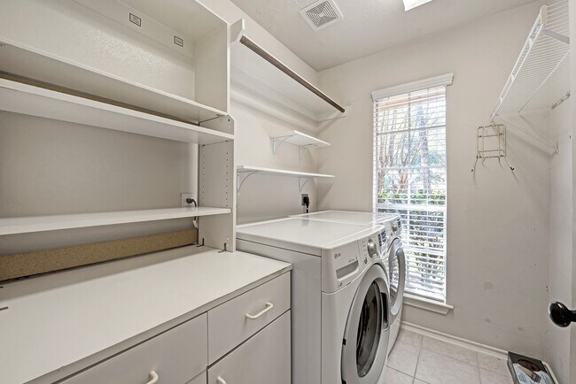 Building Photo - 135 W Russet Grove Cir
