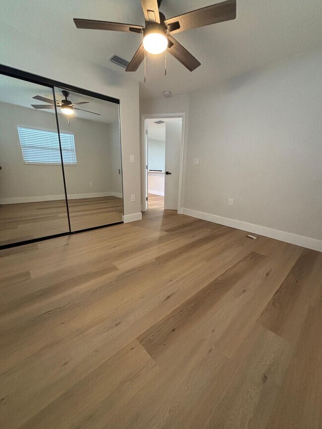 Building Photo - Fully Remodeled 3-Bedroom + Den Home for R...