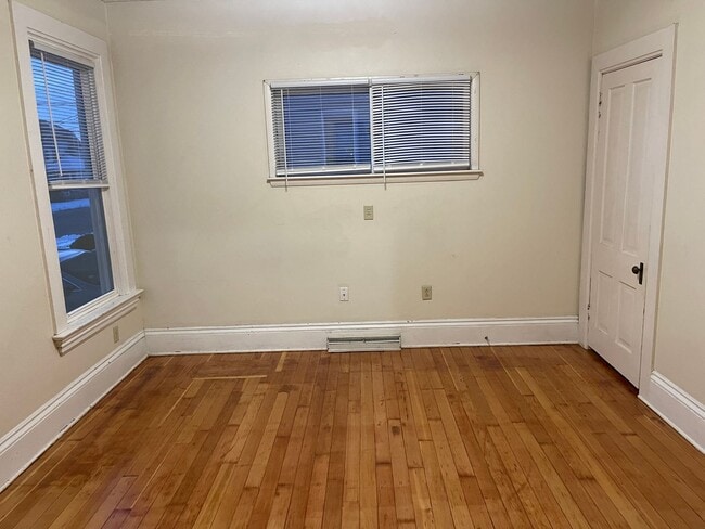 Building Photo - High, 456