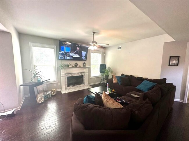 Building Photo - 4127 Water Mill Dr