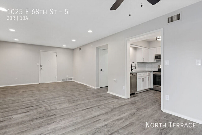 Building Photo - ?? Freshly Remodeled 2BR in East Brookside...