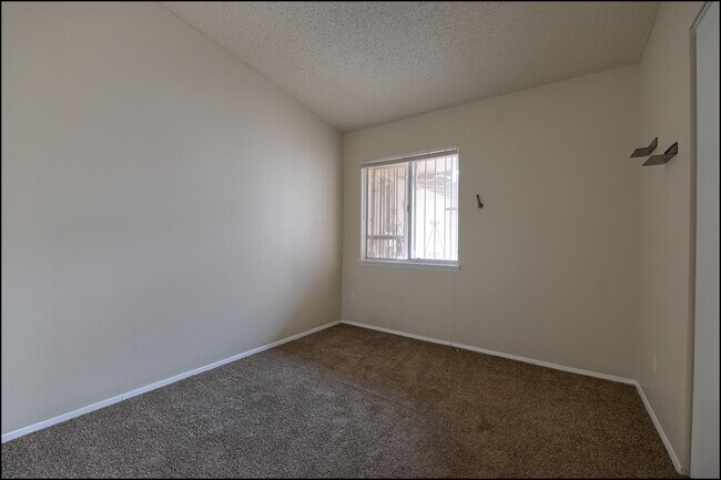 Building Photo - 4109 Roxbury Dr