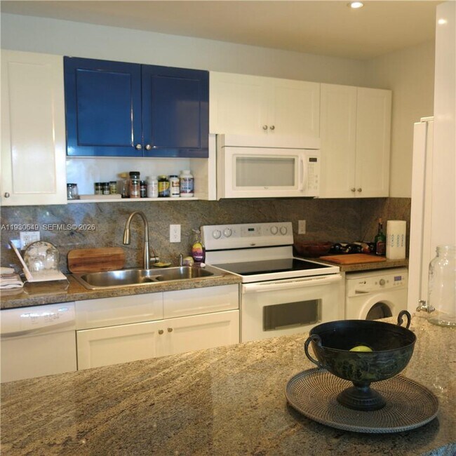 Building Photo - 199 Ocean Ln Dr