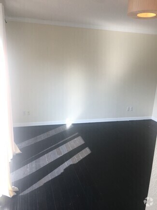Building Photo - 55 Piney Branch Way