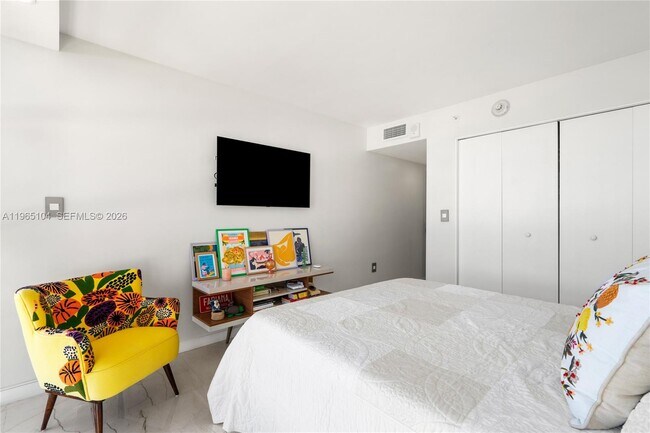 Building Photo - 5757 Collins Ave