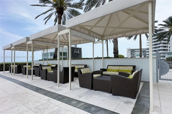 Building Photo - 1331 Brickell Bay Dr