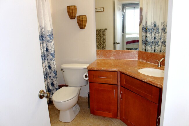 Building Photo - 1000 Scotia Dr