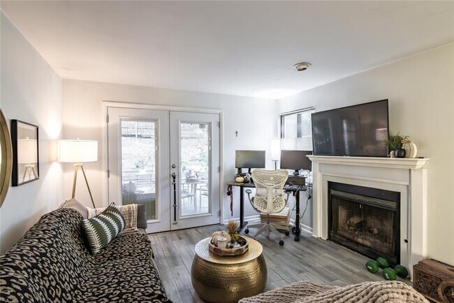 Building Photo - 2109 Defoors Ferry Rd NW