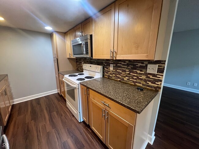 Building Photo - 8392 Punto Alto Dr