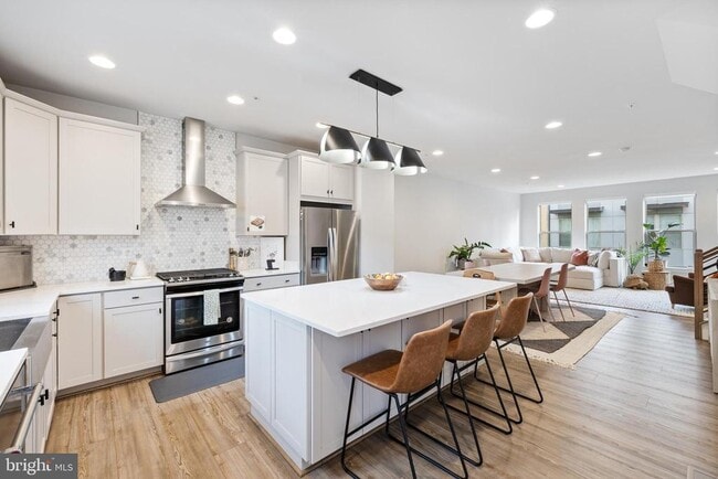 Building Photo - 5056 Oakmoore Dr
