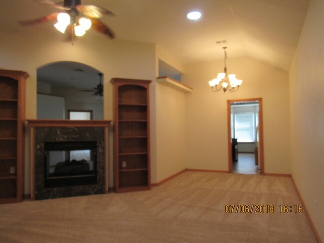 Building Photo - Pet Negotiable Upon Homeowner Approval!!