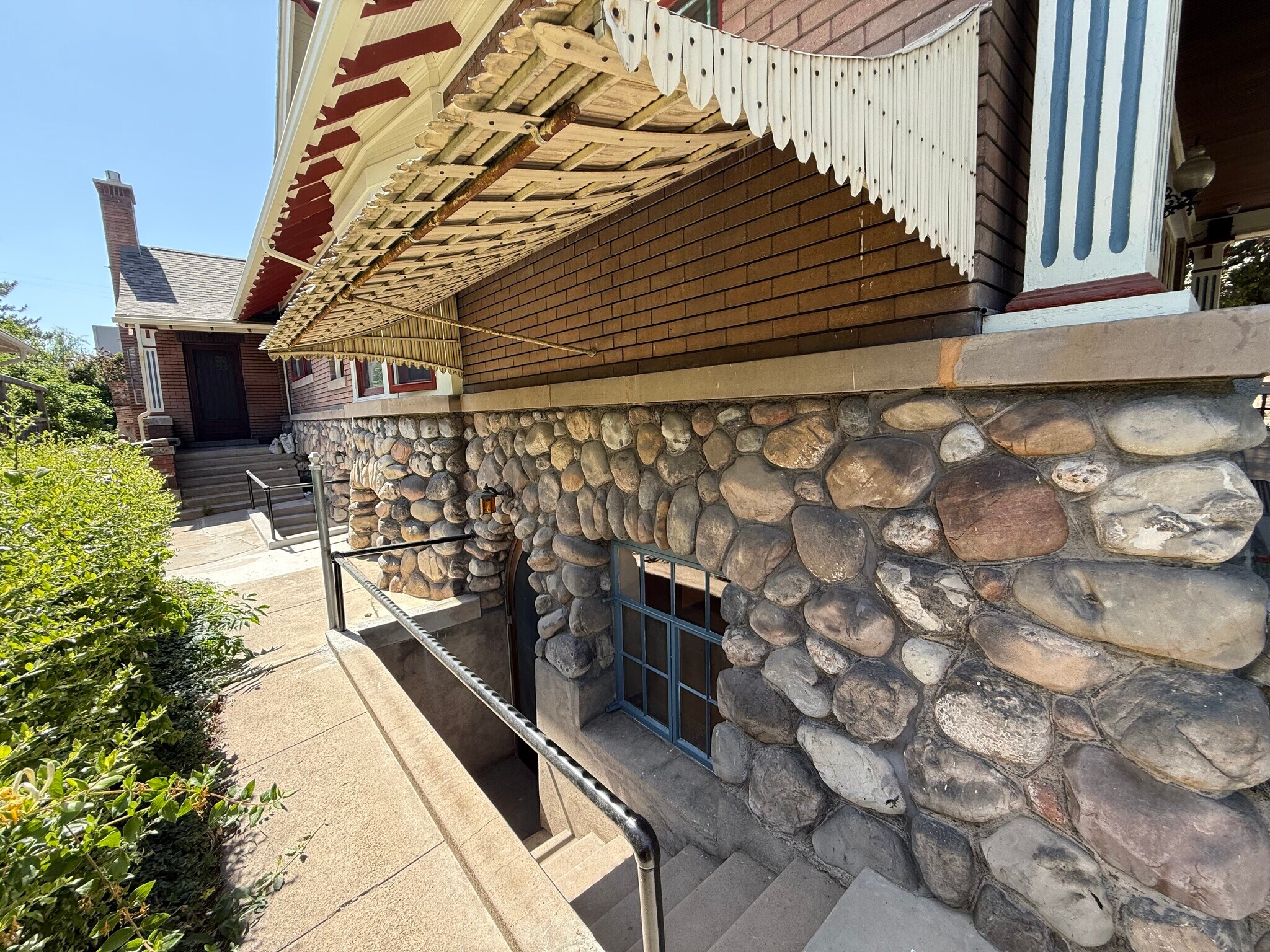 Building Photo - 452 S 800 E