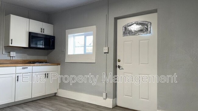 Building Photo - 1611 San Juan St