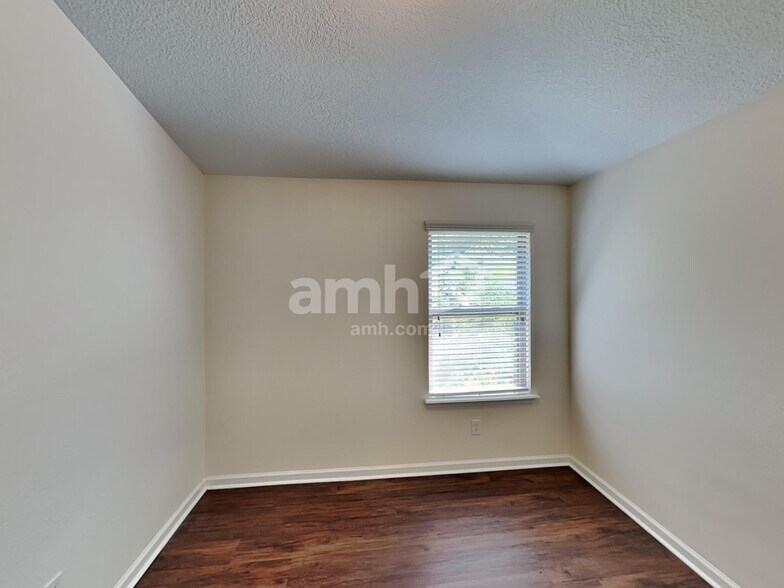 Building Photo - 231 Buck Run Way