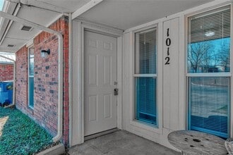 Building Photo - 1012 N 5th St