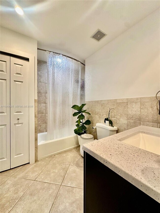 Building Photo - 2665 SW 119th Ct