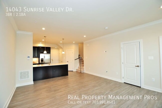 Building Photo - 14043 Sunrise Valley Dr