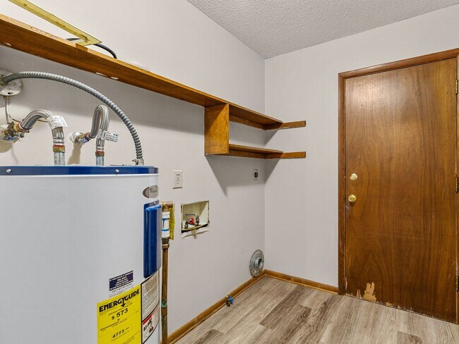 Building Photo - 934 Welsh Ln