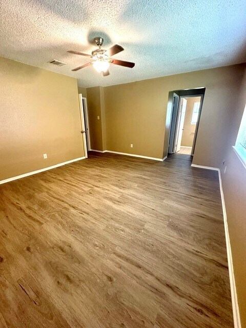 Building Photo - 12210 Roandale Dr