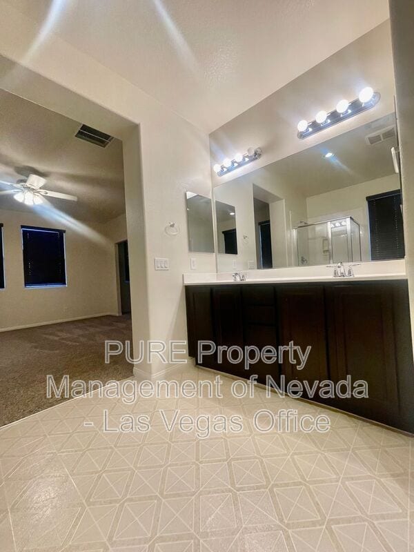 Building Photo - 117 Castle Course Ave