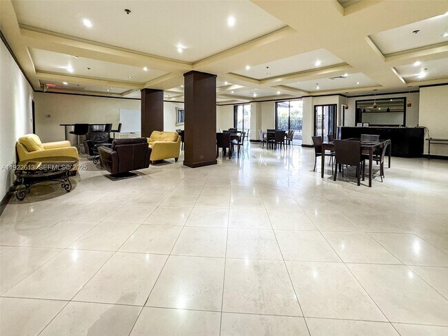 Building Photo - 8877 Collins Ave