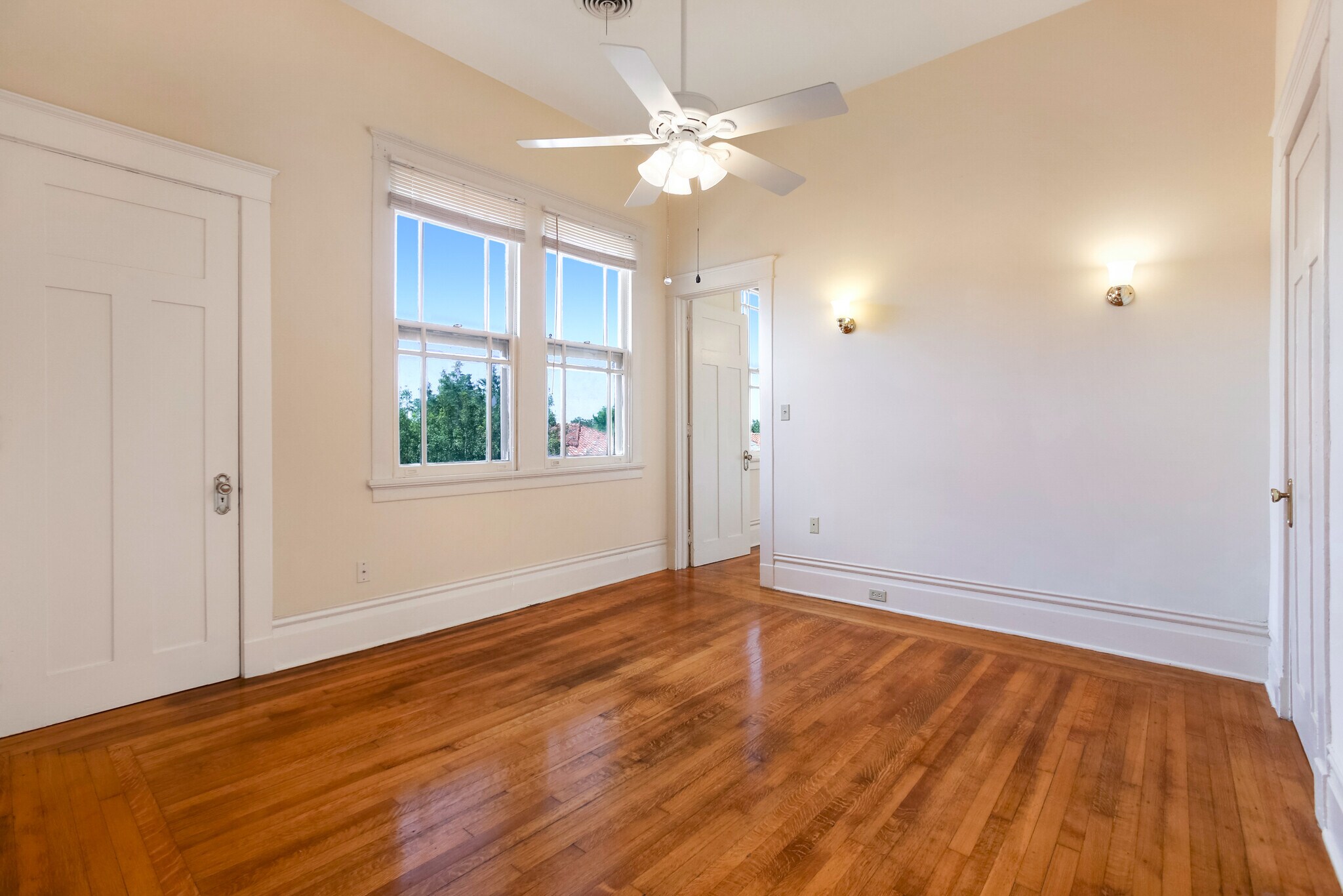 Building Photo - 3618 Napoleon Ave