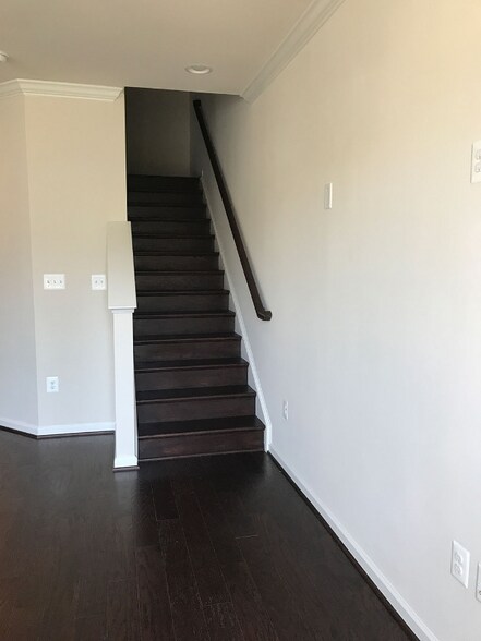 Building Photo - 22214 Fulmer Ave