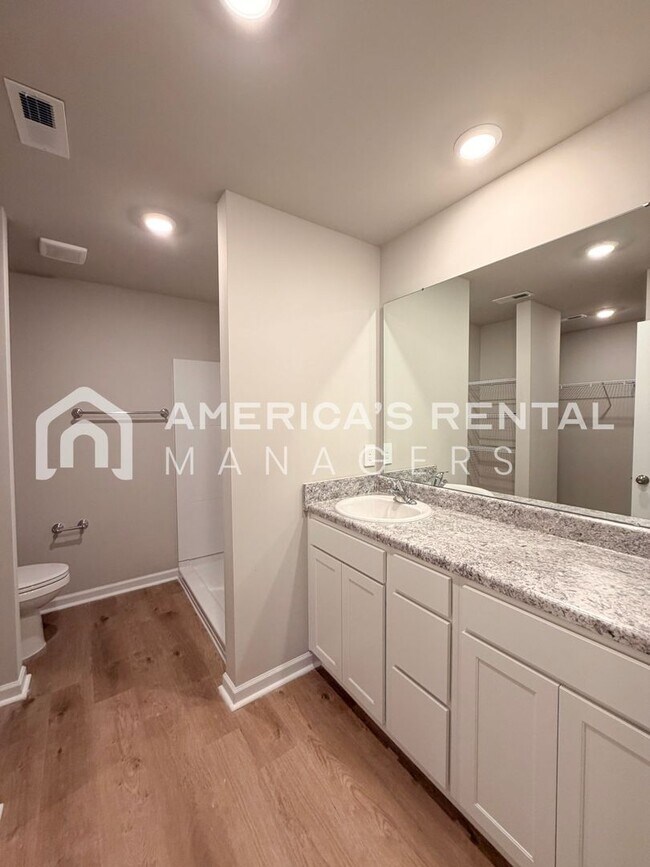 Building Photo - Modern Comfort Awaits in Mize Meadows Brand New Construction with Open Floor Plan!